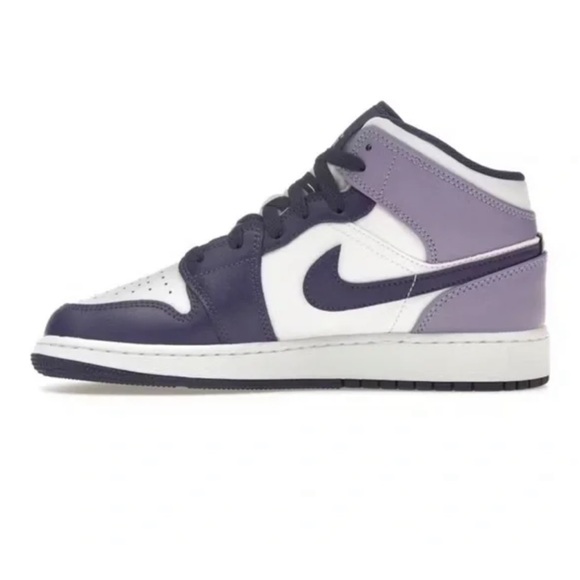 Brand new in box with paper. Limited edition, Nike Air Jordan’s - Picture 3 of 7